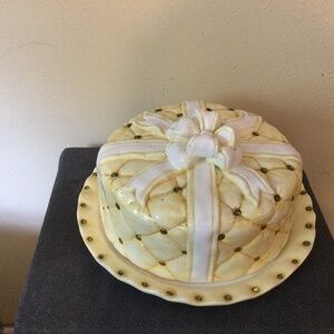 VTG CRESCO Ceramic Yellow Quilted Cake Plate